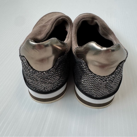 Johnston & Murphy Women's Brown Slip-On Sneakers - Picture 4 of 9